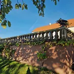 Gutshaus De La Fontaine Feriehus